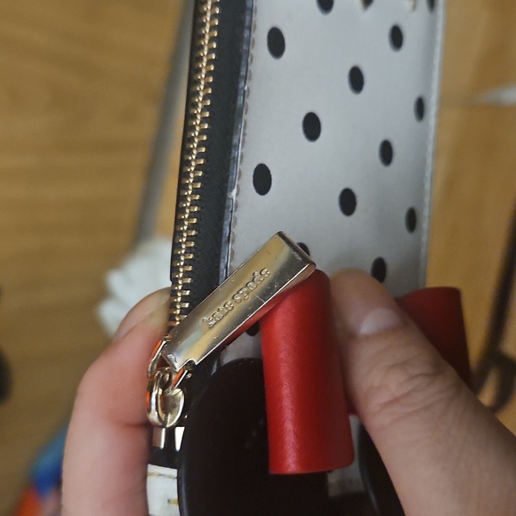 Disney x Kate Spade Minnie Mouse White, Polka Dot Wallet Detachable Lanyard - Picture 9 of 10